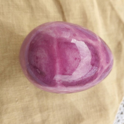 Handmade egg from genuine purple alabaster, new, Made in Italy