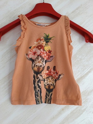 H&M sleeveless summer top with giraffe print, like new, size 92 cm