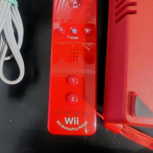 Nintendo Wii Mini like new with all cables and controllers