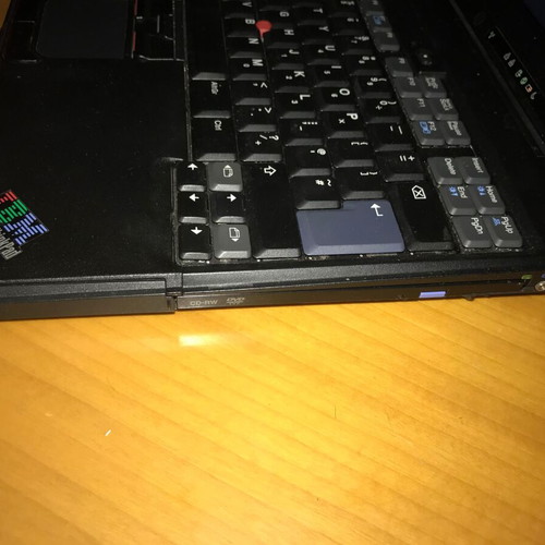 IBM ThinkPad T41 vintage laptop 1.40GHz 760MB RAM 80GB HDD Windows XP SP3