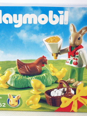 Playmobil 4452 Easter Bunny and Chicks with Egg Basket new