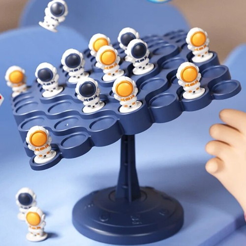 Balance Astros game new with 50 astronauts and board