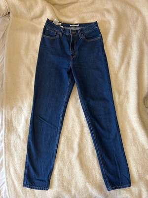 Levi's 80's mom jean σχεδόν καινούργιο, σκούρο μπλε τζιν μέγεθος W26L32