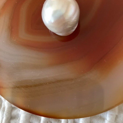 Natural round half South Sea pearl 23 cts creamy