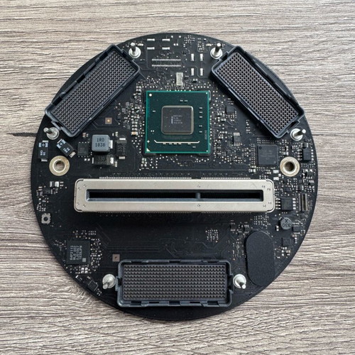 Apple MacPro 6,1 Logicboard 820-3637-A used, Late 2013