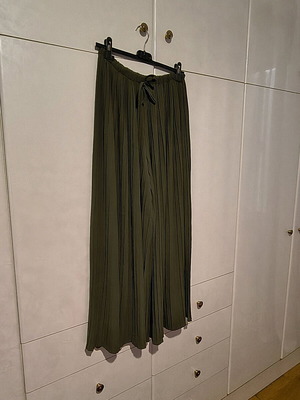 Pronto Moda pleated pants khaki one size like new