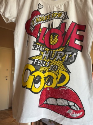 Women's short-sleeve t-shirt like new, white, size M with print