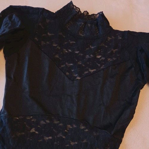 Black lace bodysuit new, elastic fit M/L