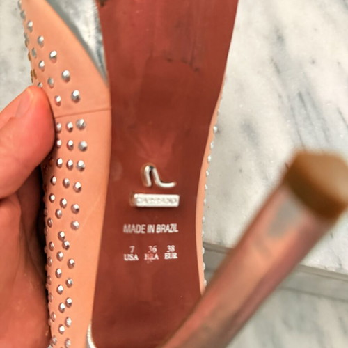 Carrano pumps size 38 like new, pink