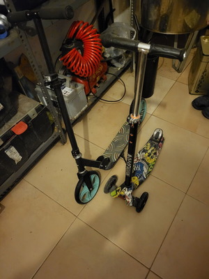 Kids scooters like new, set of two