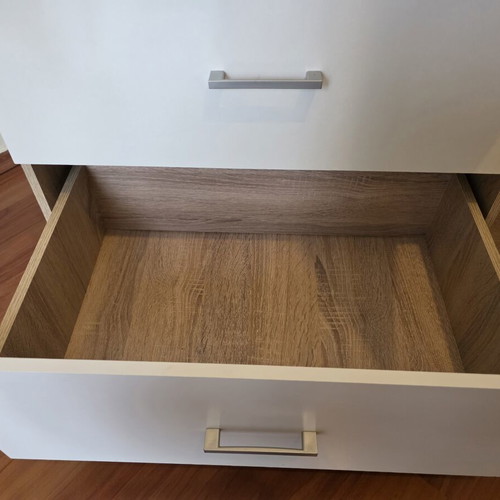 Wardrobe like new, three-door, 180x90x40 cm
