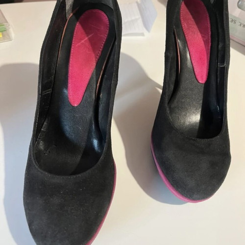 Castor pumps with 3 cm platform and 12 cm heel like new
