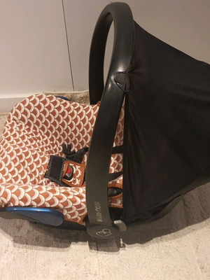 Καθισμα αυτοκινητου Maxi Cosi μεταχειρισμένο με προστατευτικό κάλυμμα Little Dutch