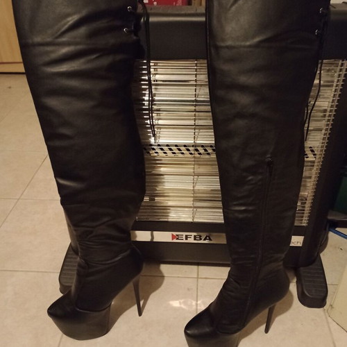 Pleaser Jubilant 3007 USA boots size 41 new with box black