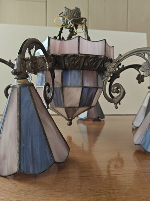 Vintage Tiffany-style pendant light 6-bulb with stained glass