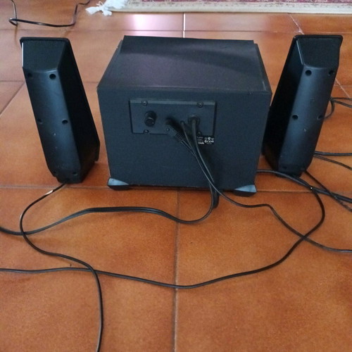 Labtec 2.1 speakers like new, surround