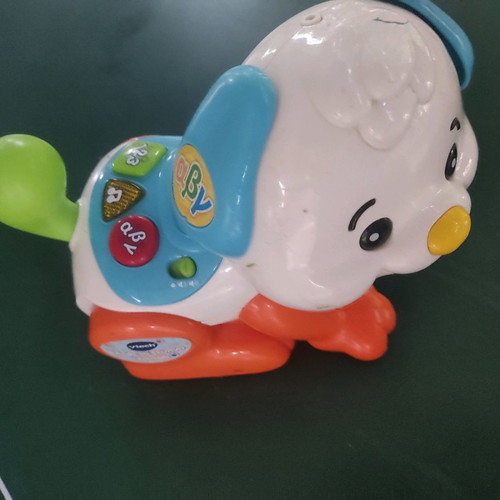 Dog toy used with 4 batteries that sings