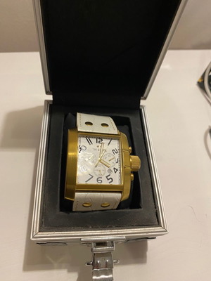 TW Steel White Dial Gold Tone Square Case 42mm Unisex Watch like new with leather strap