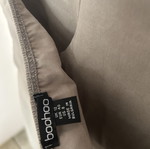 Bohoo gray suit with side pockets, stretchable