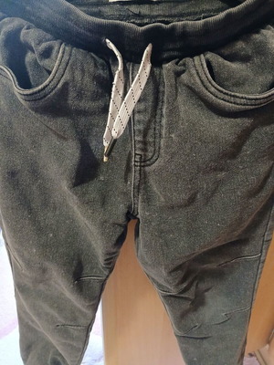 Παντελόνι αγόρι Sinsay μέγεθος 134cm μαύρο και γκρι σαν καινούργιο