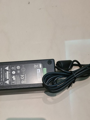 Li Shin 0451B1270 τροφοδοτικό με 12V, 5.83A και 70W