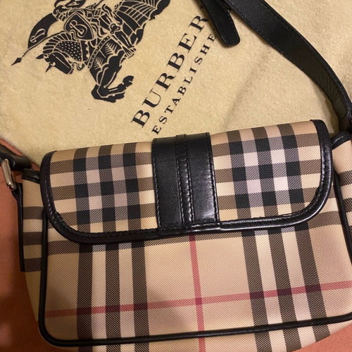 Burberry crossbody bag like new