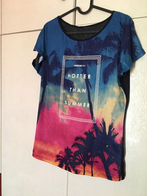 ADIDAS T-shirt with net all over the back SIZE M
