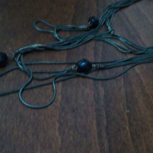 Messy style bayadere necklace used with chain and anthracite pearls