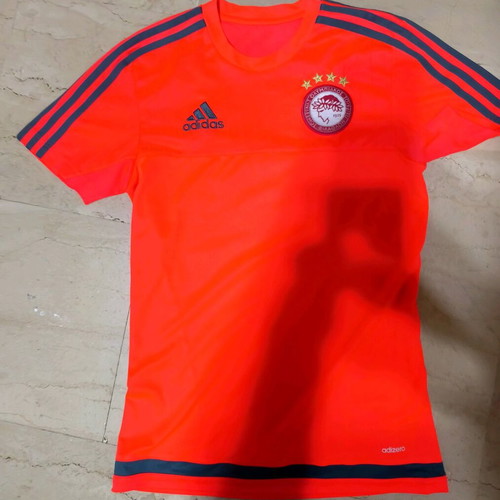 Olympiacos Adidas training shirt like new