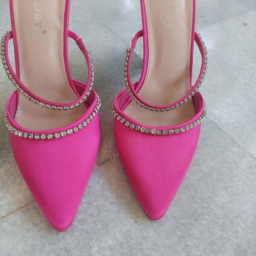 Fuchsia satin pumps new, size 38