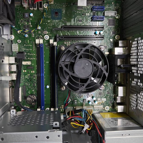 Fujitsu W570 desktop PC with Intel Xeon E3-1245v6, 8GB RAM, 500GB HDD