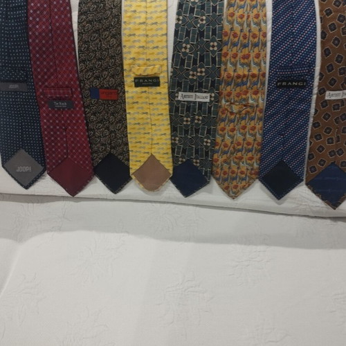 Branded men's ties pack of 8 used, 100% silk
