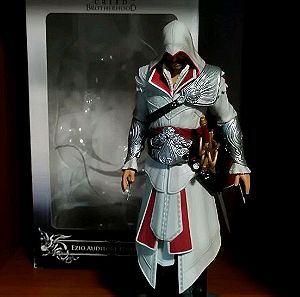 Assassin's Creed Brotherhood: Ezio Statue
