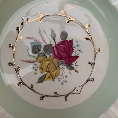 Wood and Sons porcelain plate excellent condition, England 1958, 20 cm diameter