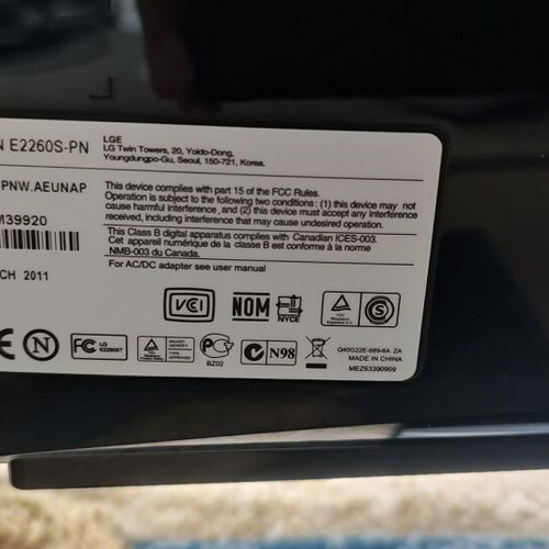 LG Flatron E2260S PN monitors like new, set of two