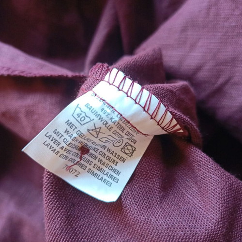Linen shirt like new, long red with metal buttons, XL