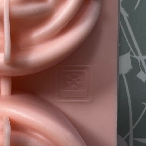 Silicone ice cube molds with lid, set of 2, new
