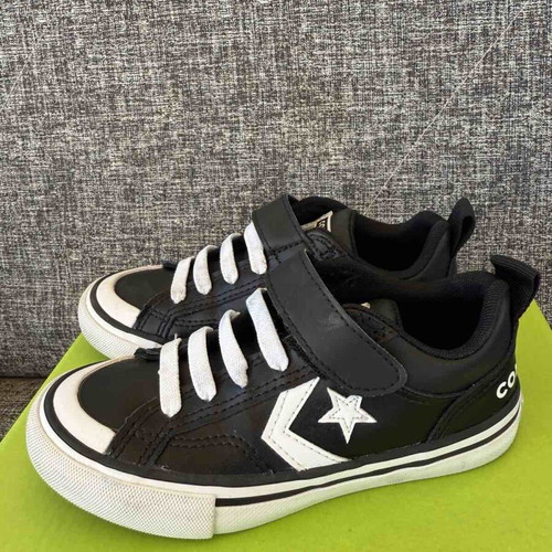 Converse unisex leather sneakers like new, size 28 (17 cm)