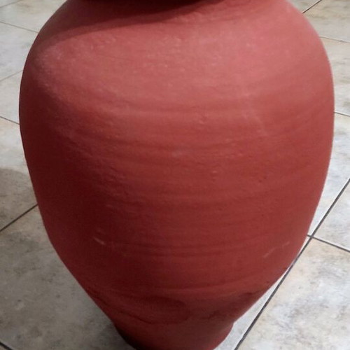 Clay vase 50 cm high with artificial flowers 1.40 m used, burgundy