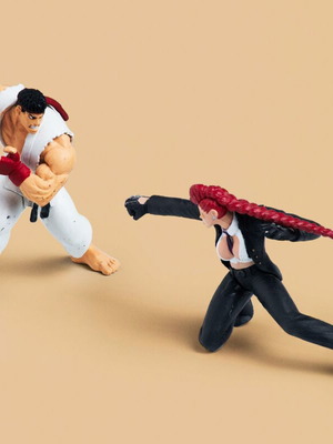 Street Fighter 4 Collectors Edition figures Ryu and Viper