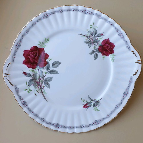 Vintage Royal Stafford Roses to Remember cake plate like new