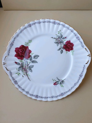 Vintage Royal Stafford Roses to Remember cake plate like new