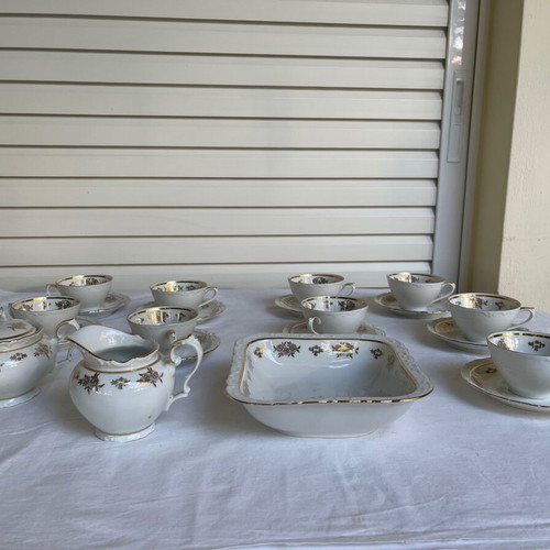 Kahla Germany 1960s tea set new, white with gold roses