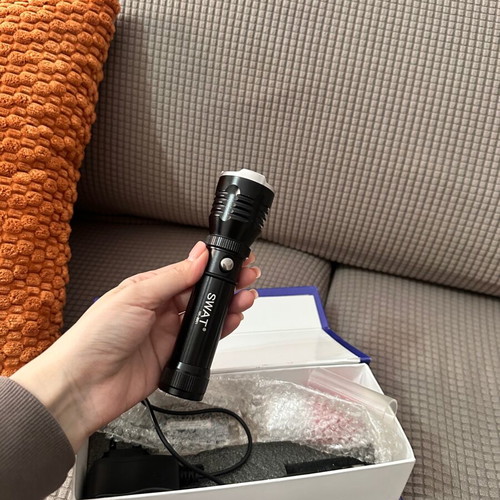 Swat LED flashlight used with red and white light, rechargeable