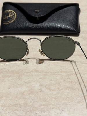Ray Ban Round Metal γυαλιά ηλίου μεταχειρισμένα με γκρι μεταλλικό σκελετό και πράσινο φακό RB3447 029