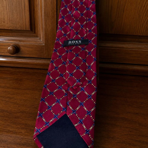 Hugo Boss silk tie like new, blue and red