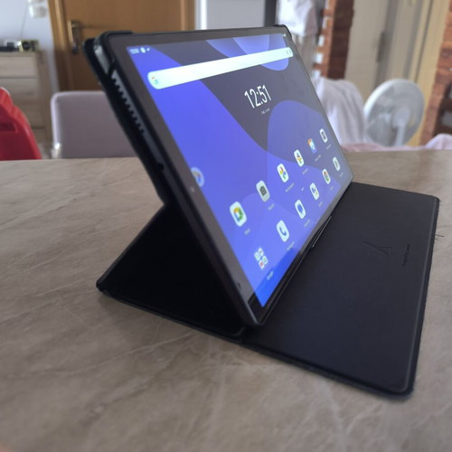 Lenovo Tab M10 HD 2nd Gen 4G-LTE 4GB RAM 64GB Tablet with Official Case