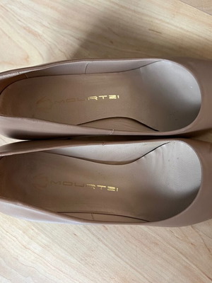 Mourtzi leather pumps like new, brown and beige