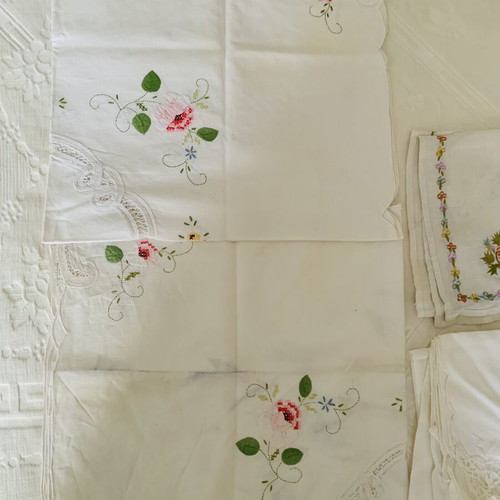 Vintage handmade embroidery set of 5 pieces linen and lace, like new