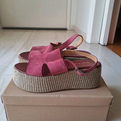 Tsitsivas pink leather platform sandals like new